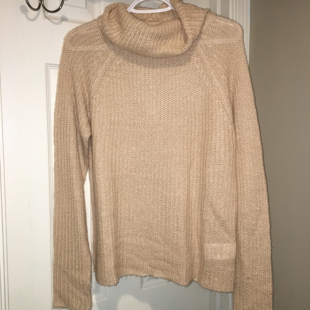 Knitted turtleneck slub sweater